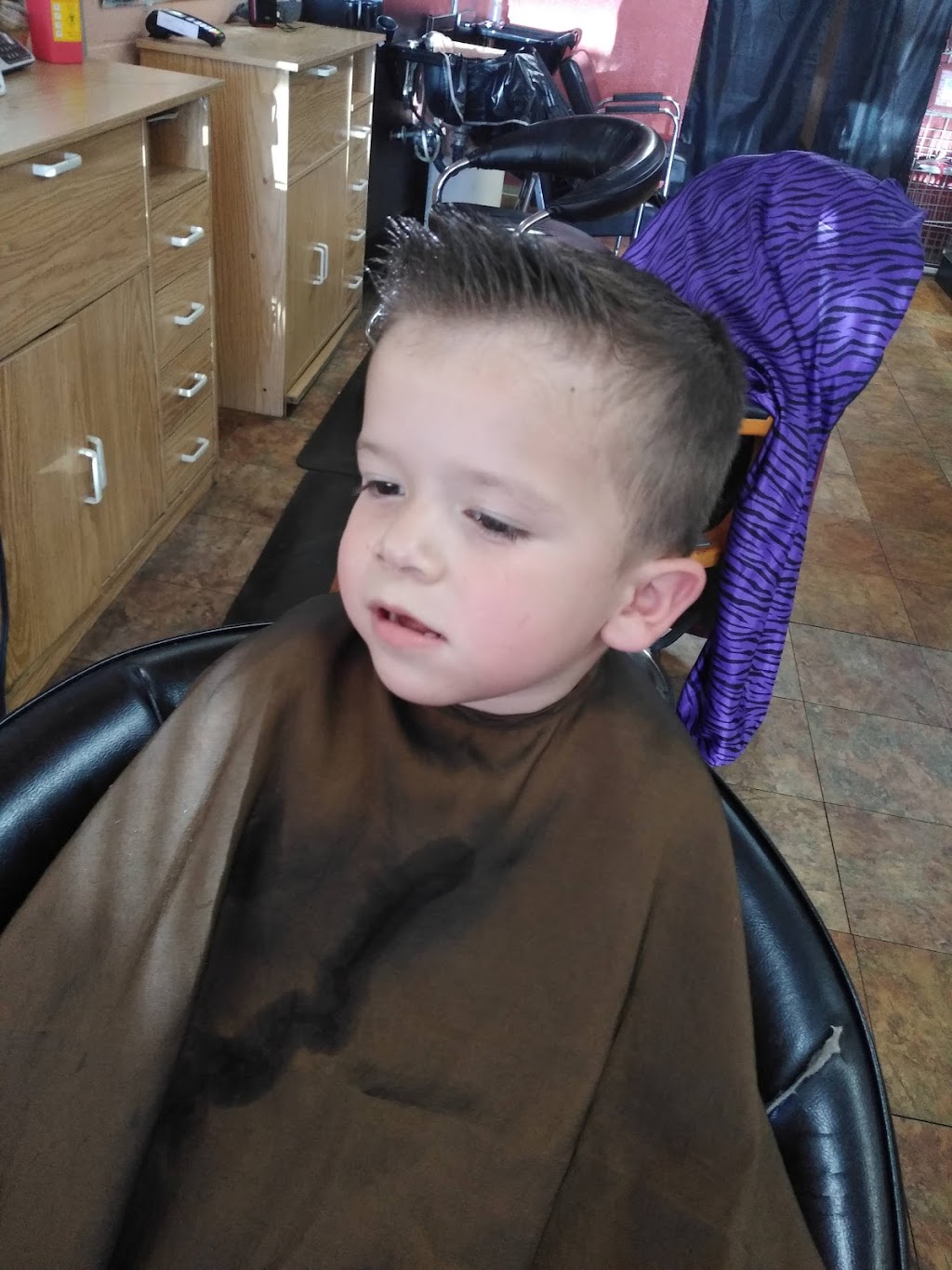 Bebis Barber Shop & Beauty Salon | 478 W Ray Rd, Chandler, AZ 85225, USA | Phone: (480) 857-2353