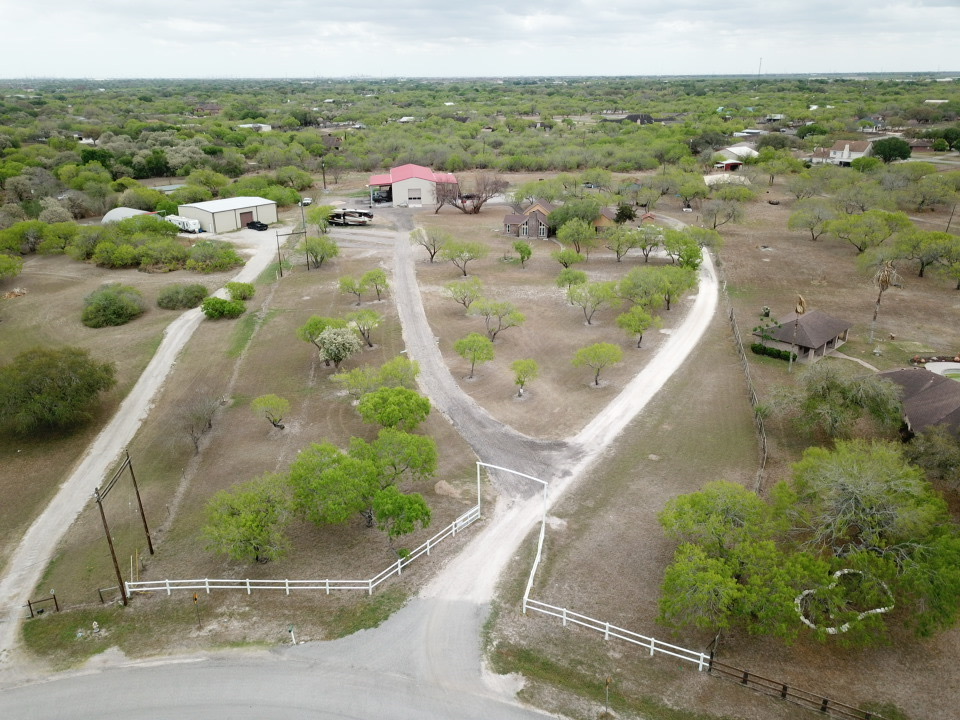 Quail Valley Stables and RV | 4131 Wade St, Robstown, TX 78380, USA | Phone: (361) 537-7418