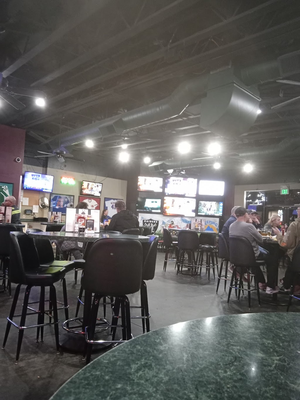 Bullys Sports Bar & Grill | 3530 N Carson St, Carson City, NV 89706, USA | Phone: (775) 884-2309