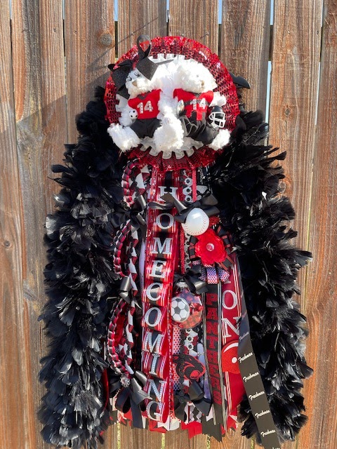 Regal Homecoming Mums and Designs by Cecilia | 4148 Brentwood Cir, Grapevine, TX 76051, USA | Phone: (817) 939-9988