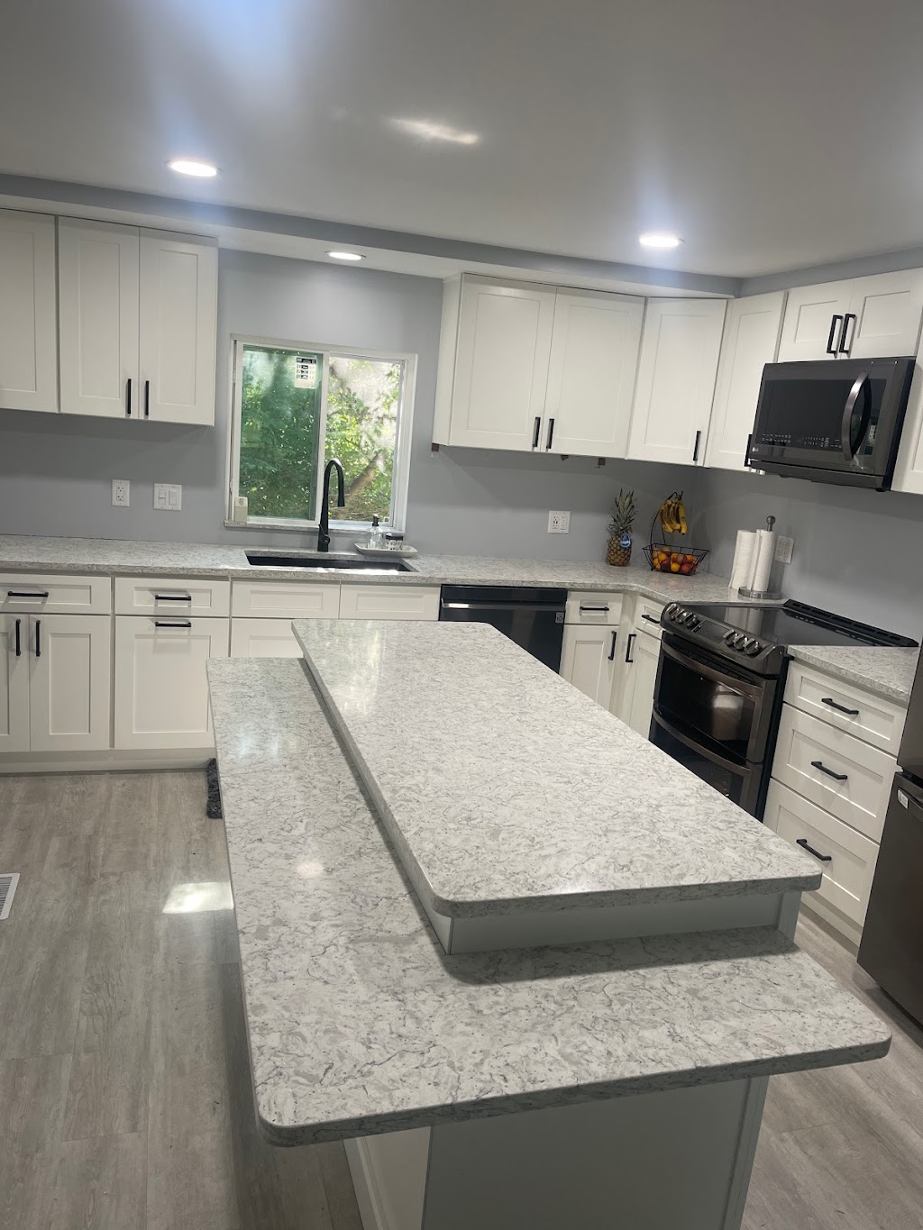 Countertops Direct | 42628 Executive Dr, Harrison Twp, MI 48045, USA | Phone: (586) 477-2700