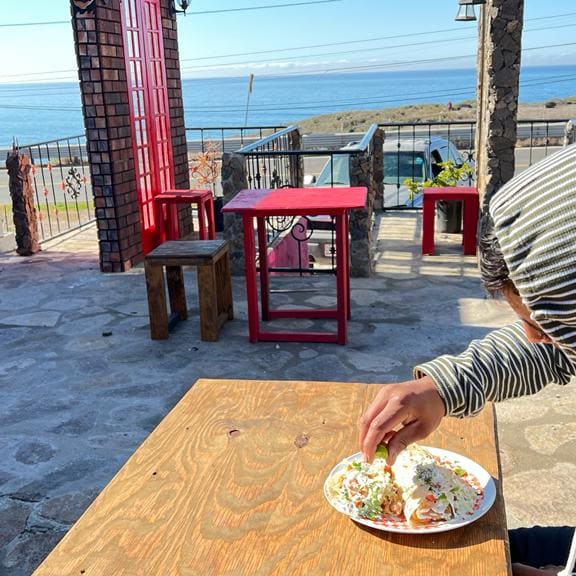 EL BESO | Carretera libre, Rosarito - Ensenada Km 56, 22746 Rosarito, B.C., Mexico | Phone: 661 527 0651