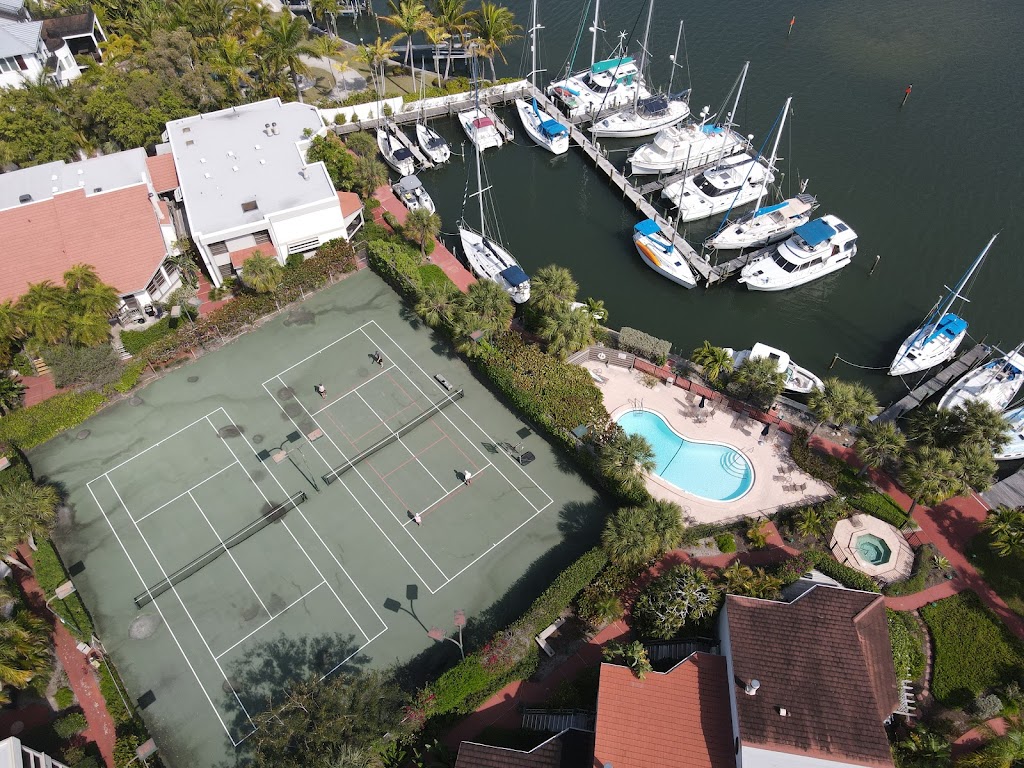 The Dock On the Bay | 3440 Gulf of Mexico Dr, Longboat Key, FL 34228, USA | Phone: (941) 383-3716