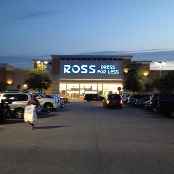 Ross Dress for Less | 3205 Rolling Oaks Blvd, Kissimmee, FL 34747, USA | Phone: (407) 465-1748