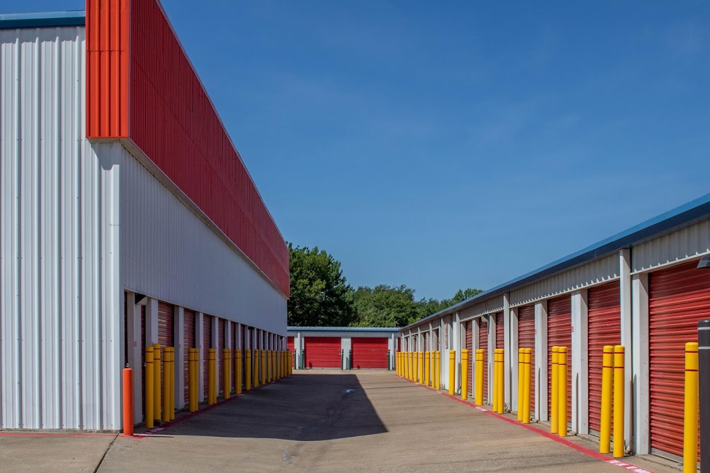 Public Storage | 425 E Pioneer Pkwy, Grand Prairie, TX 75051, USA | Phone: (972) 777-1175