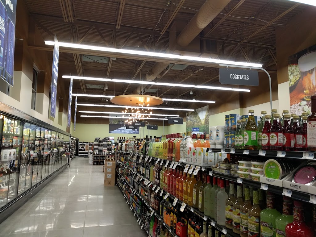 Hy-Vee Wine & Spirits | 1451 Adams St S, Shakopee, MN 55379, USA | Phone: (952) 403-1520