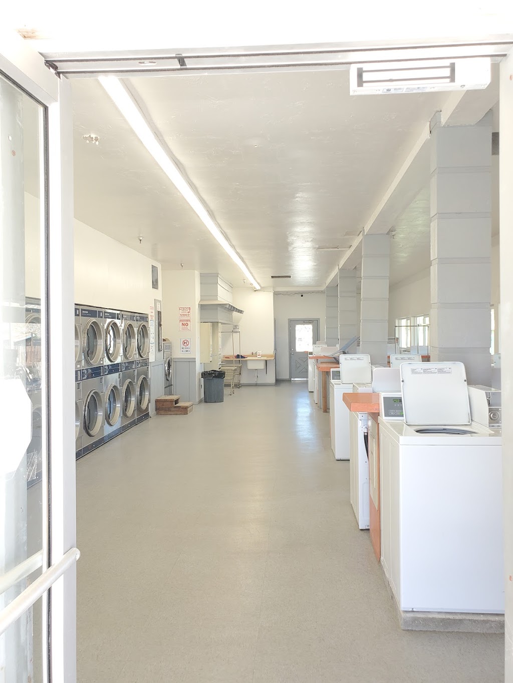 South Lake Laundromat | 8458 Entrada Blvd, Lake Isabella, CA 93240, USA | Phone: (909) 720-0265