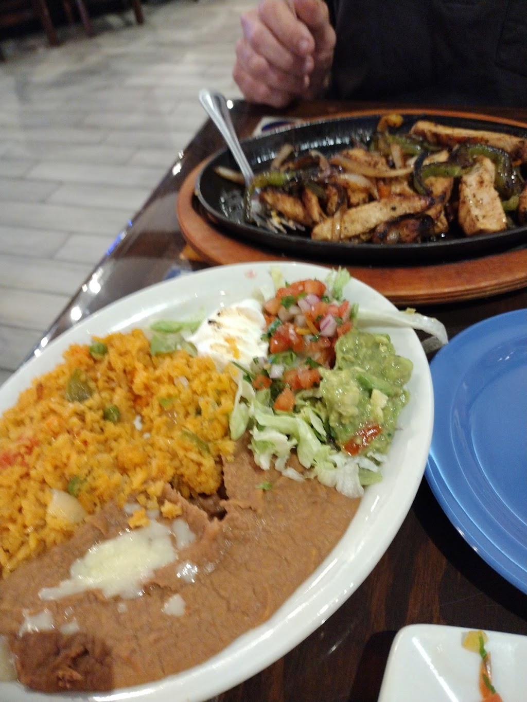 El Paso Mexican Grill - Slidell | 1100 Robert Blvd, Slidell, LA 70458, USA | Phone: (985) 445-1450