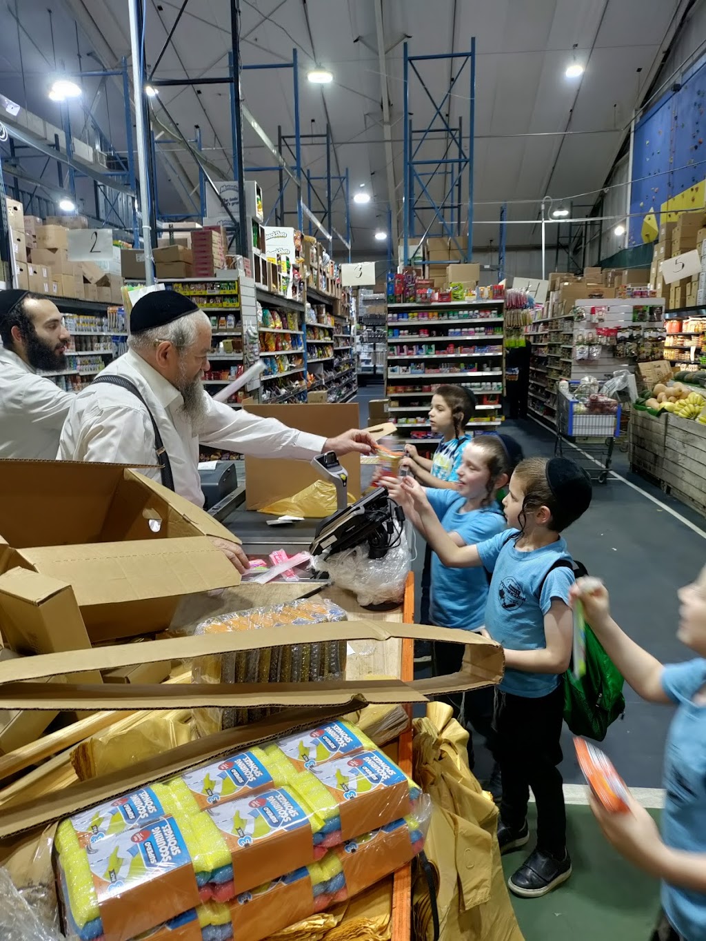 Mottys Supermarket | 18 College Rd, Monsey, NY 10952, USA | Phone: (845) 356-5310