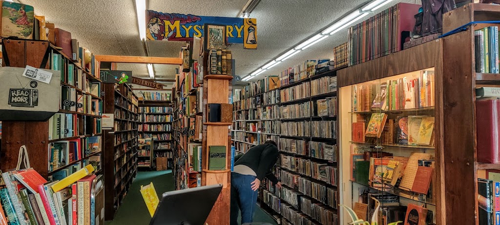 Daves Olde Book Shop | 2123 Artesia Blvd, Redondo Beach, CA 90278, USA | Phone: (310) 793-1300