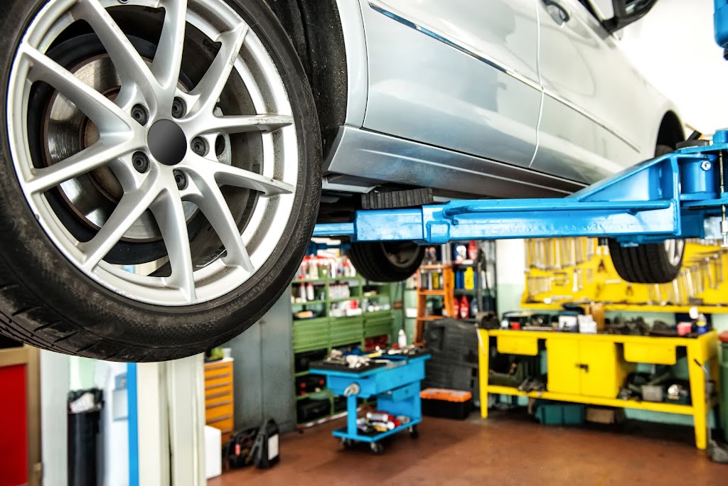 Hot Shot Automotive and Tire | 569 Avenue G, Poteet, TX 78065, USA | Phone: (210) 663-3577