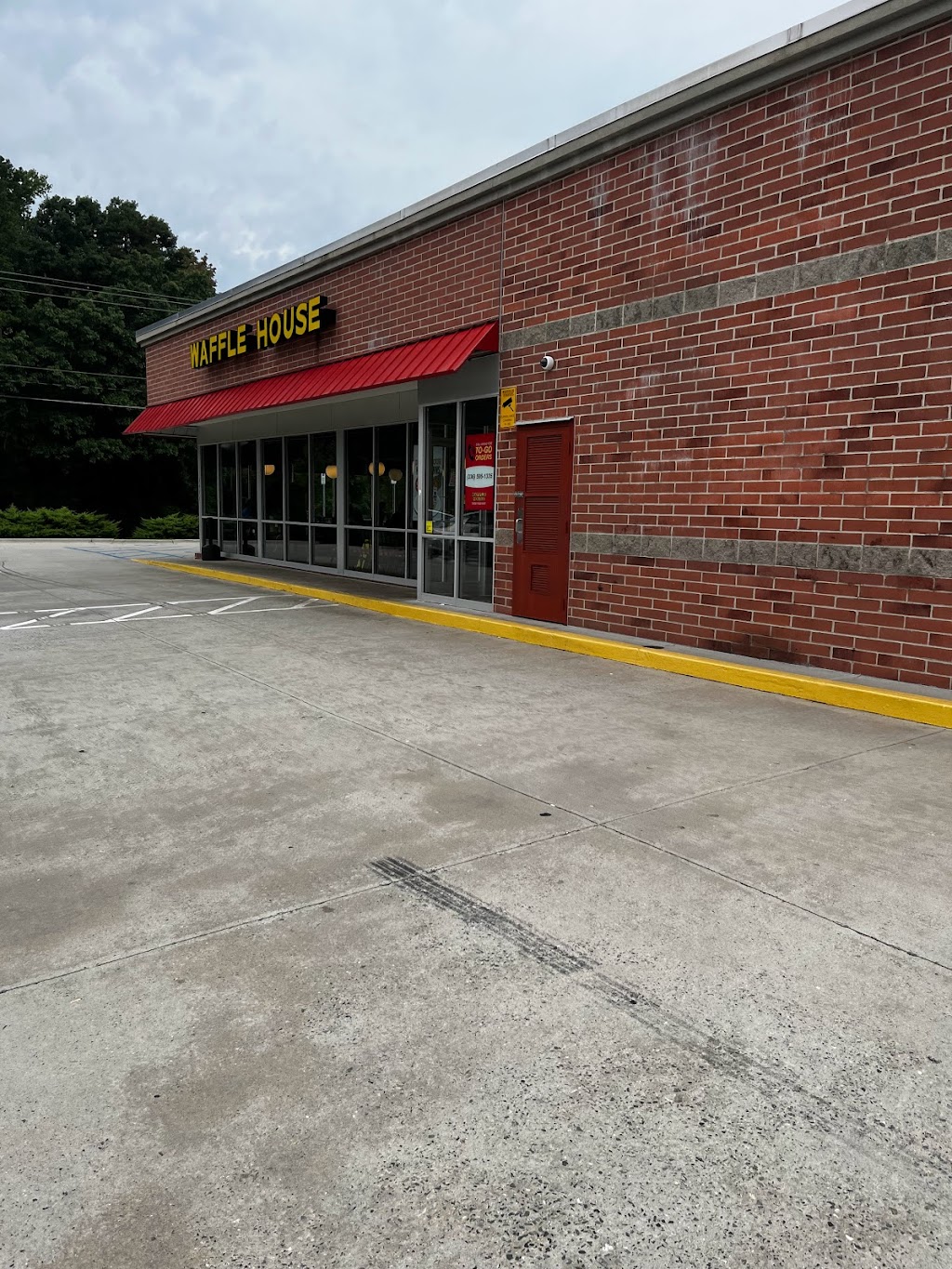 Waffle House | 3411 Walkertown Landing Dr, Walkertown, NC 27051, USA | Phone: (336) 595-1335