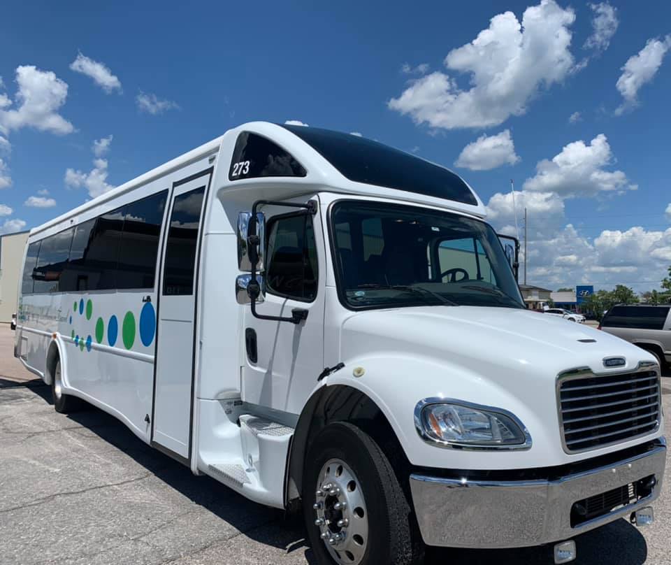 E-lite Tours & Charter | 13916 US-400, Andover, KS 67002, USA | Phone: (316) 209-4199