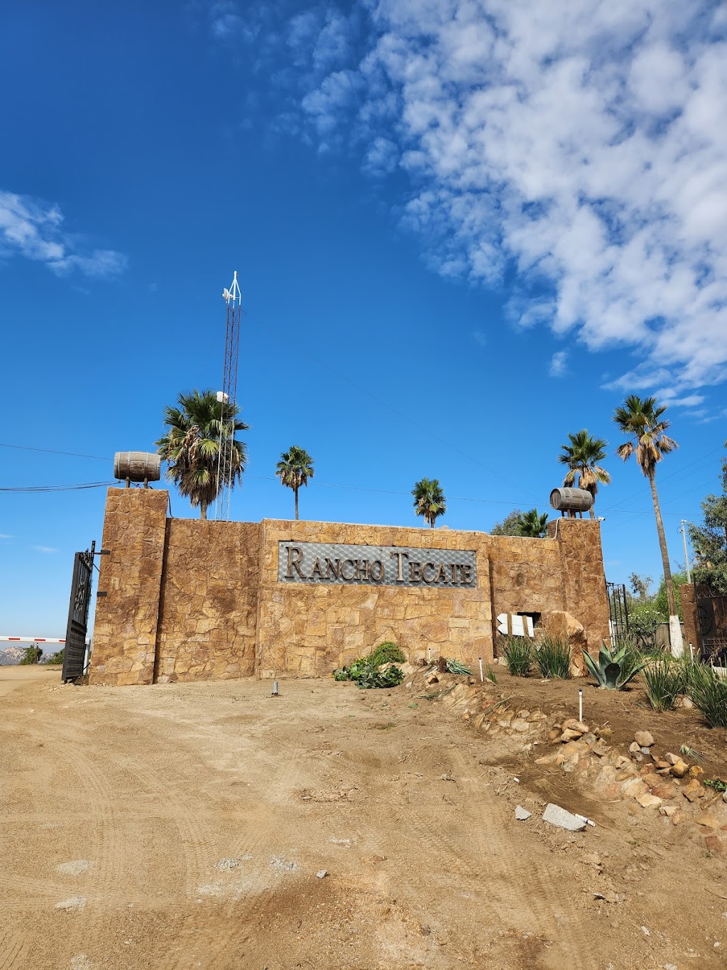 Cabaña Valzam | Carretera Tecate a Ensenada Km 10 Rancho Tecate Resort, 21414 Tecate, B.C., Mexico | Phone: 664 708 9087