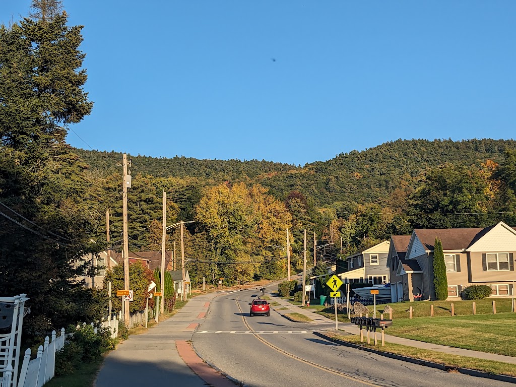 Lake George Beach Cottages | Beatty Rd & Beach Road, 208 Beach Rd, Lake George, NY 12845, USA | Phone: (866) 322-6655