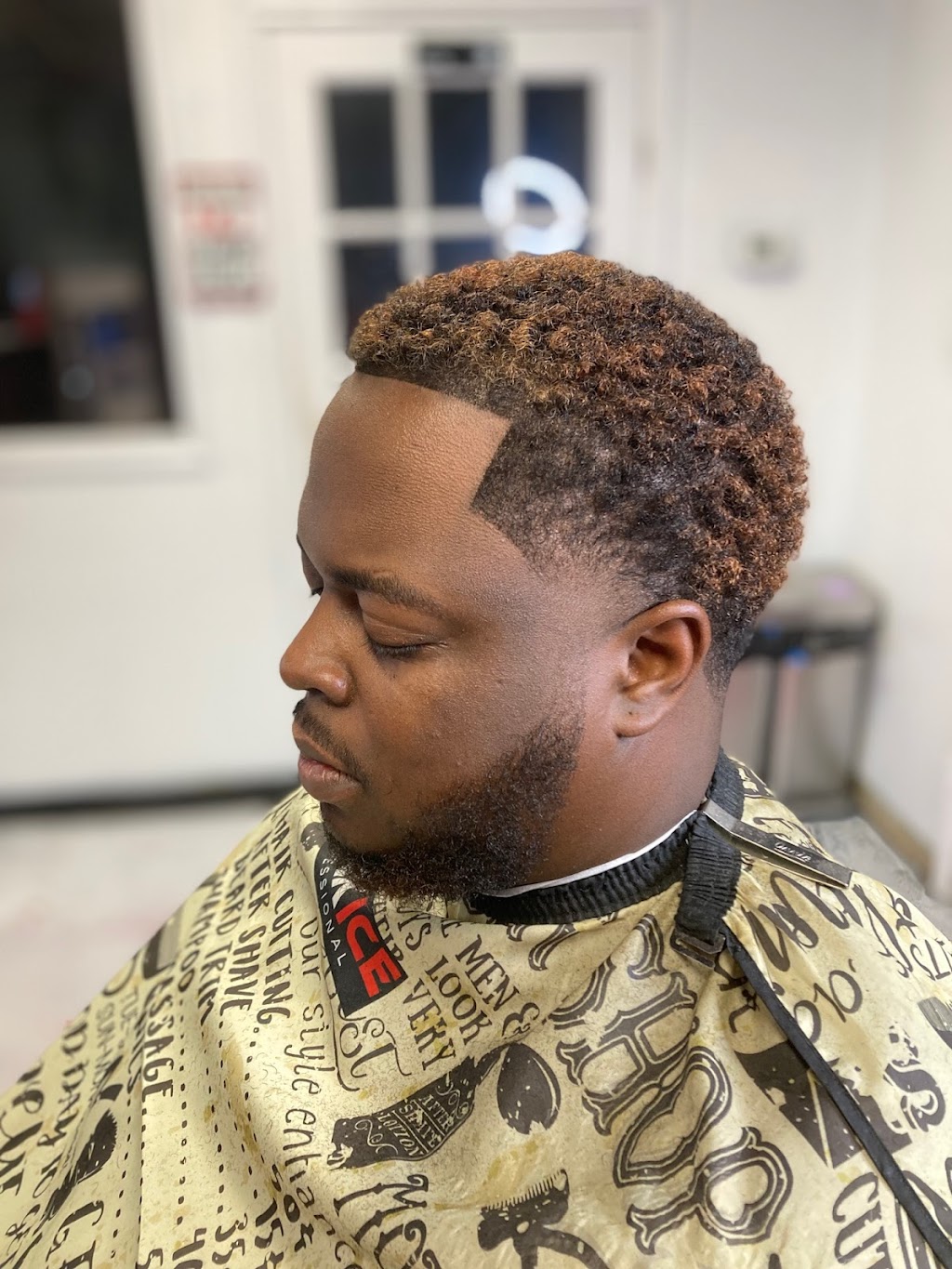 Da Barber Lounge | 2505 E Arkansas Ln Suite 123, Arlington, TX 76010, USA | Phone: (214) 715-0351