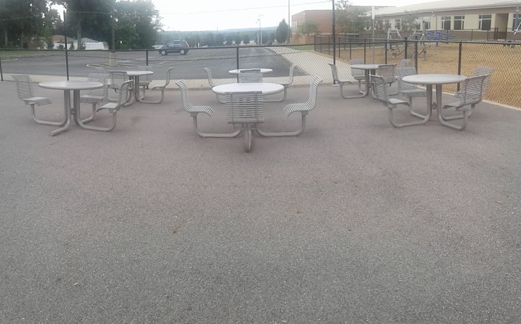 Hubbard Elementary School | 150 Hall Ave SE, Hubbard, OH 44425, USA | Phone: (330) 534-1921