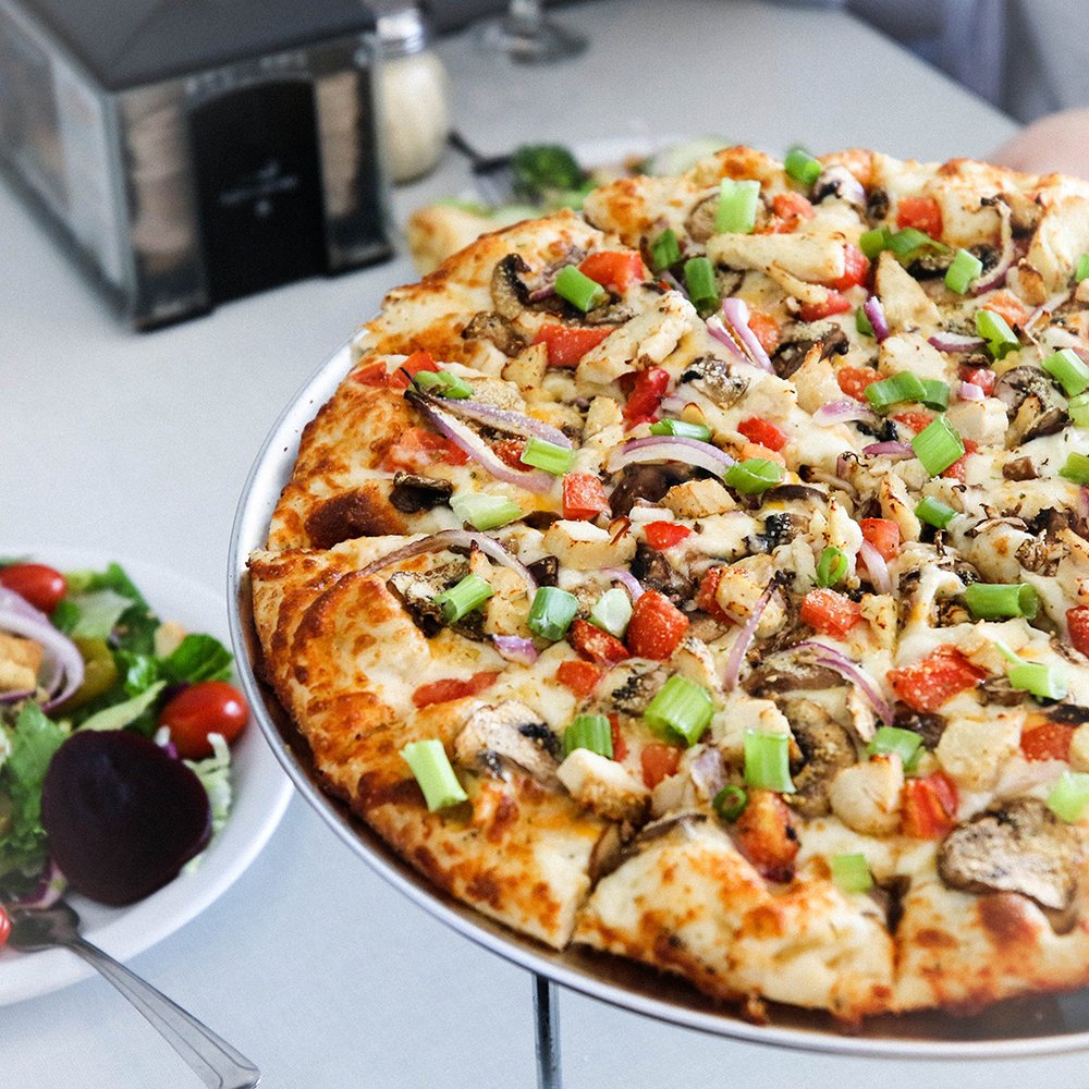 Round Table Pizza | 112 & 113, 208 12th Ave, Hanford, CA 93230, USA | Phone: (559) 585-1406