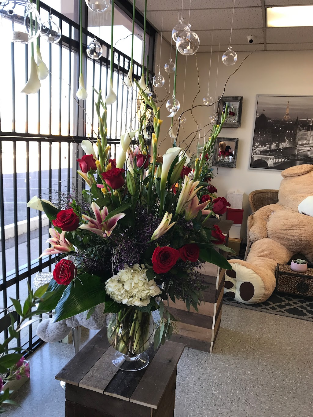 La Ocasion Flower Shop | 2831 W McDowell Rd, Phoenix, AZ 85009 | Phone: (602) 872-7270