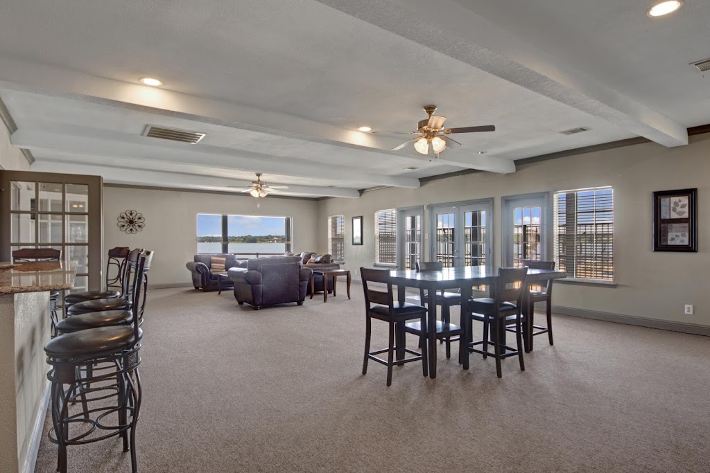 El Lago II | 5701 Martin St, Fort Worth, TX 76119, USA | Phone: (817) 478-2411