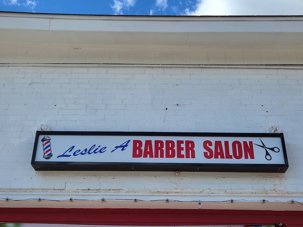 Leslie A Barber & Beauty Salon | 318 N Main St, Princeton, TX 75407, USA | Phone: (972) 704-9917