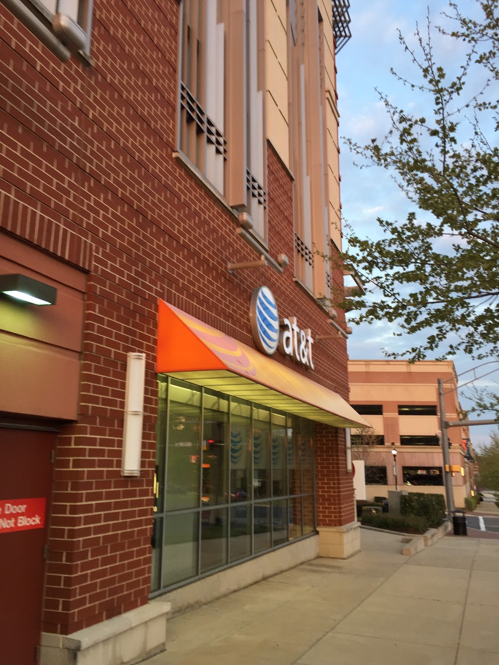 AT&T Store | 220 Harker Pl Suite #150, Annapolis, MD 21401, USA | Phone: (410) 571-8222