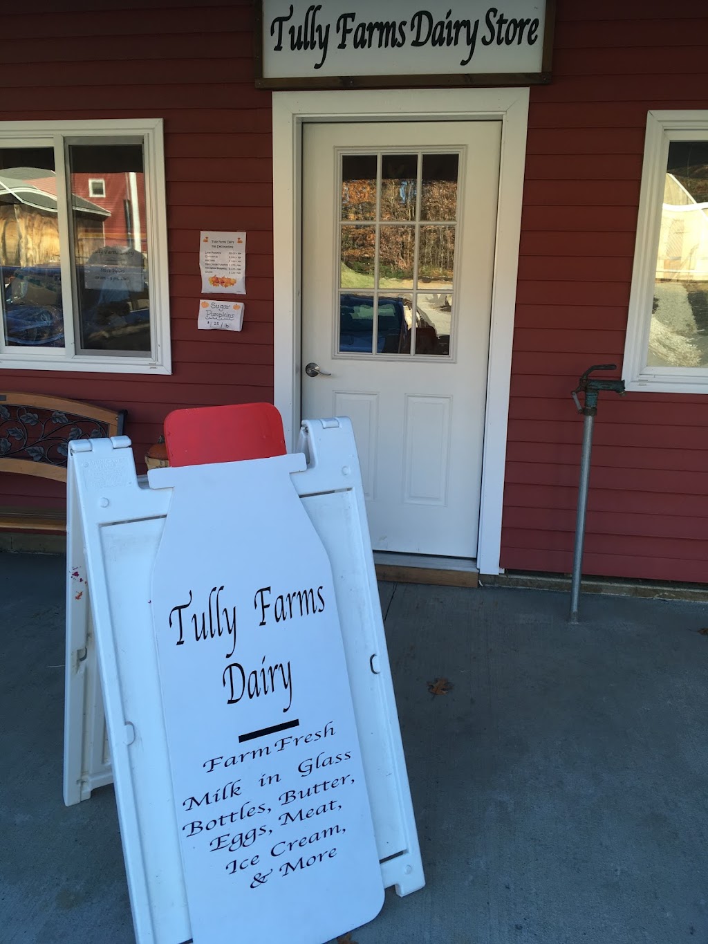 Tully Farm Dairy Store | 446 Pleasant St, Dunstable, MA 01827, USA | Phone: (978) 649-6687