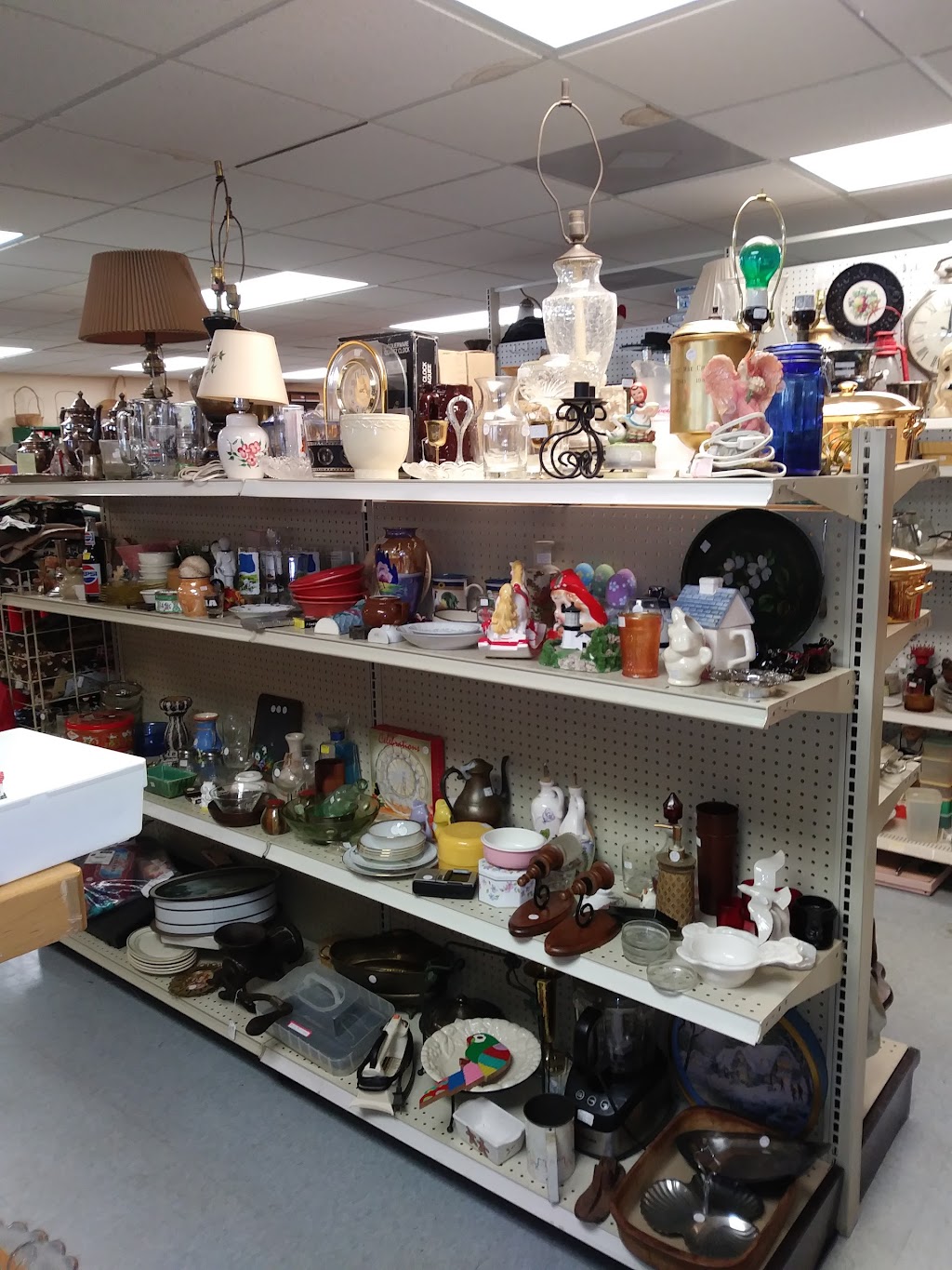 Thrift N Antique Shop | 200 Eastchester Dr, High Point, NC 27262, USA | Phone: (336) 434-3333