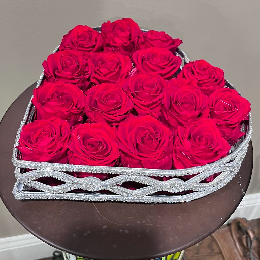 Always and Forever Rose Floral Arrangements | 1487 Blue Spruce Ln, Wantagh, NY 11793, USA | Phone: (516) 856-1711