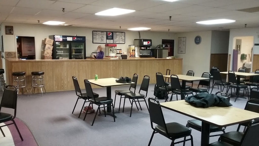 Litchfield Bowling Inc | 3320 IL-16, Litchfield, IL 62056, USA | Phone: (217) 250-2047