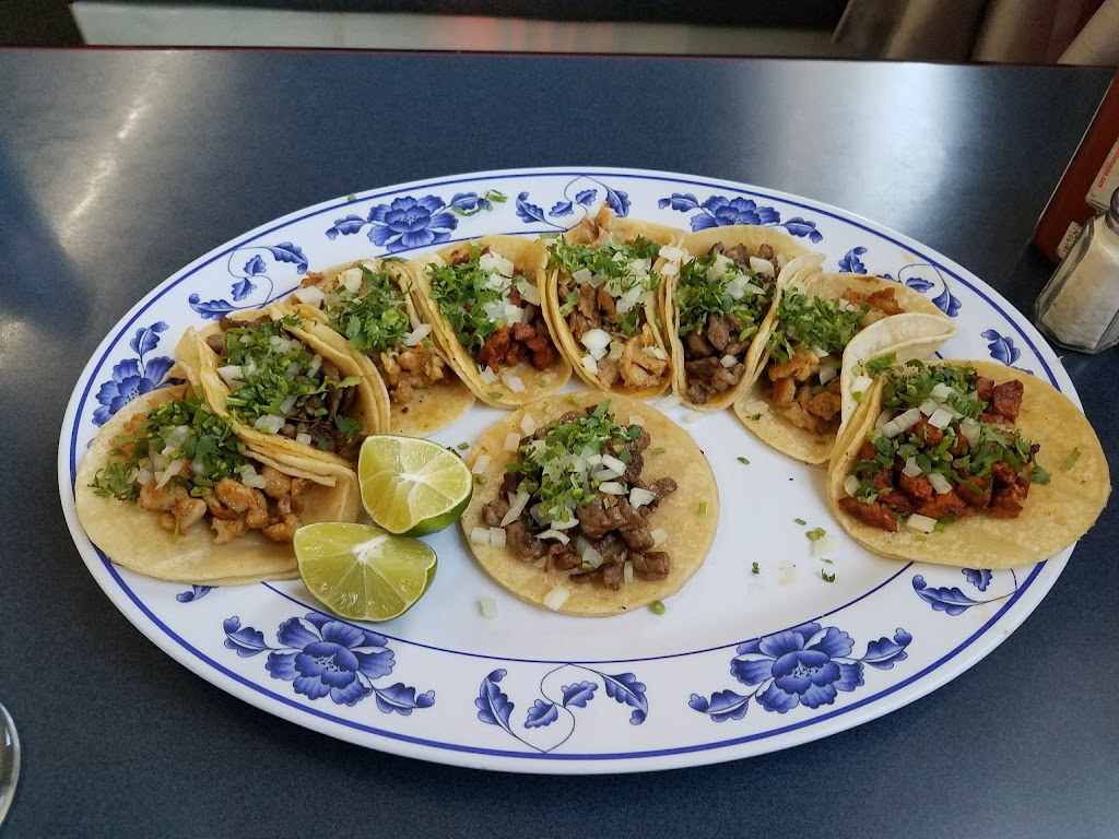 Tacos y Mariscos Nayarit | 6308 E McKinley Ave, Tacoma, WA 98404, USA | Phone: (253) 474-3642