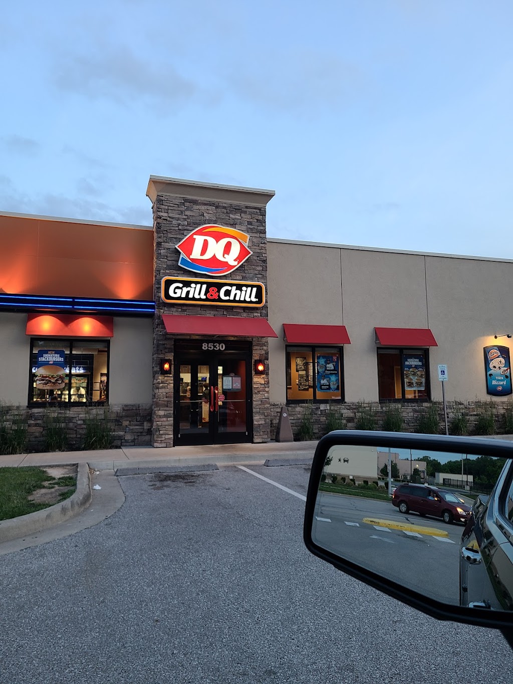 Dairy Queen Grill & Chill | 8530 N Oak Trafficway, Kansas City, MO 64155, USA | Phone: (816) 420-0965
