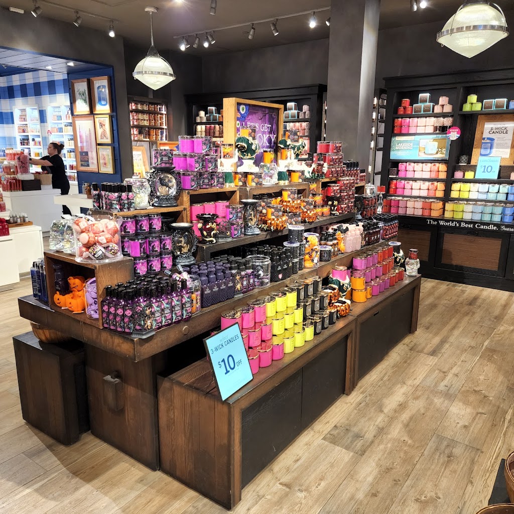 Bath & Body Works | 17305 Davenport St, Omaha, NE 68118, USA | Phone: (402) 289-2749