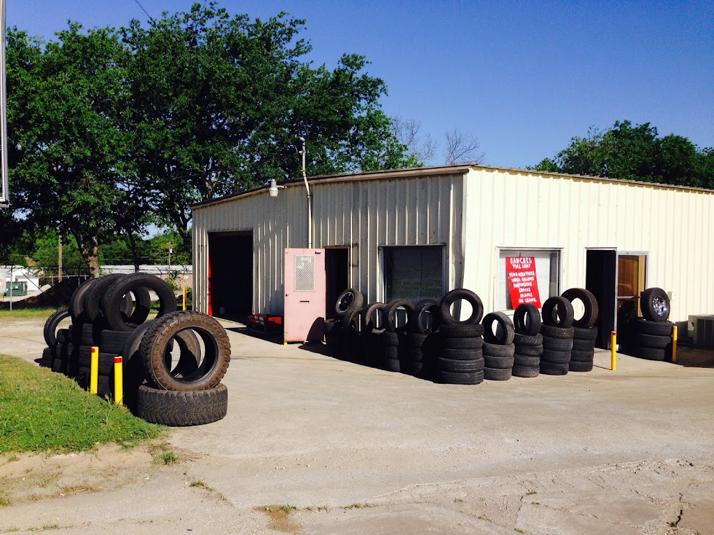 Sanchez tire shop | 208 W Walcott St, Pilot Point, TX 76258, USA | Phone: (940) 300-7209