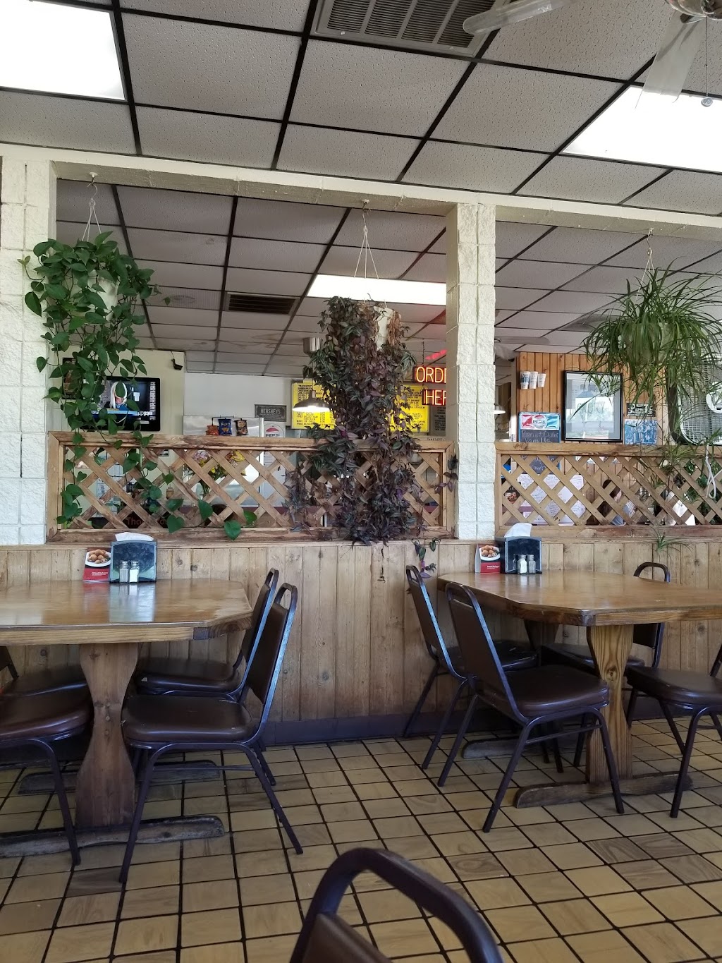 Burgers N More | 902 S Hickory St, Sapulpa, OK 74066, USA | Phone: (918) 224-7770