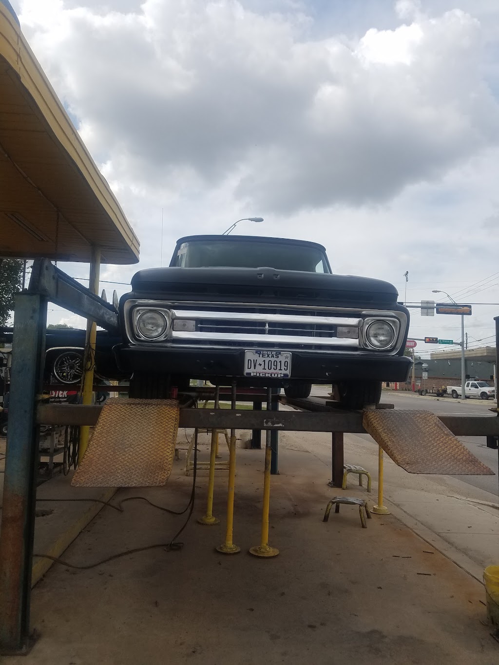 Taylor Muffler Shop | 1617 W 2nd St, Taylor, TX 76574, USA | Phone: (512) 352-3305