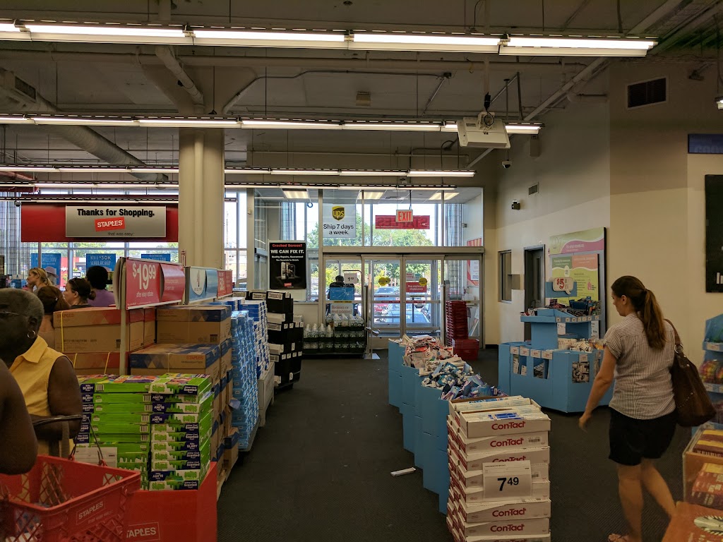 Staples | 90-30 Metropolitan Ave, Queens, NY 11374, USA | Phone: (718) 459-1295