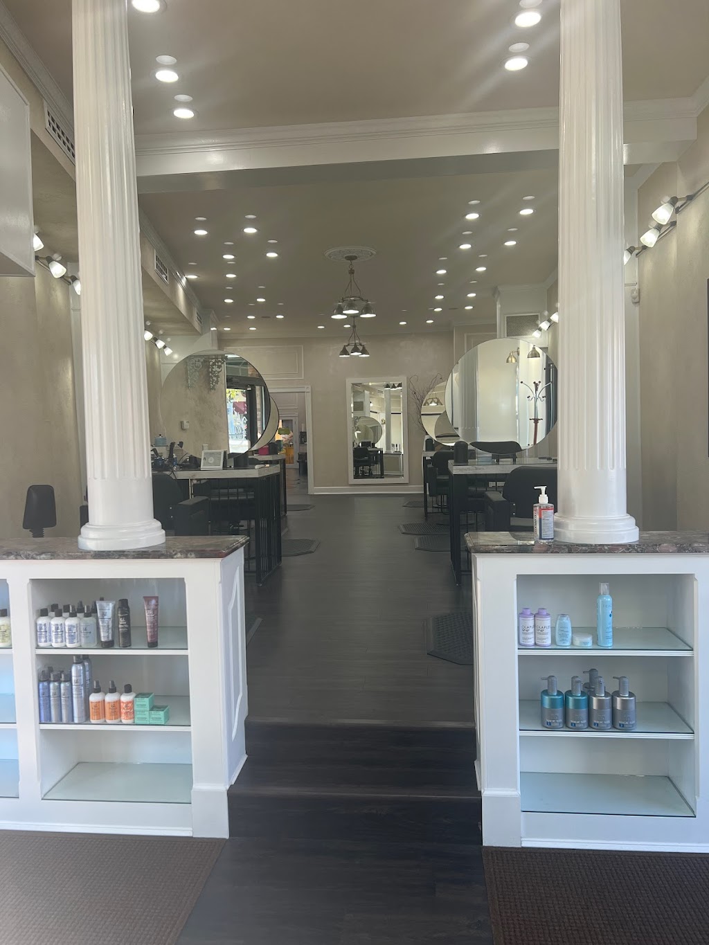 Salon Fringe | 180 Broadway, Amityville, NY 11701, USA | Phone: (631) 991-3180