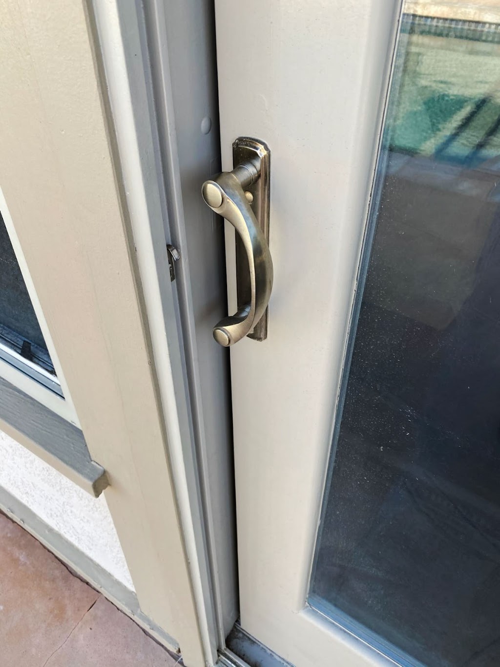 S.T Locksmith | 21911 Martinez St, Woodland Hills, CA 91364, USA | Phone: (818) 913-5097