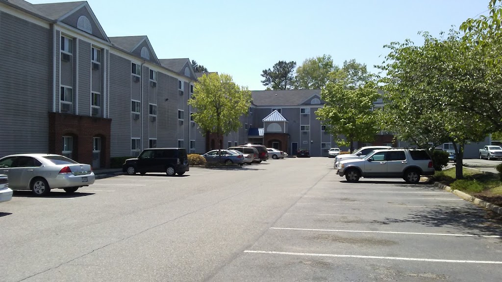 InTown Suites Extended Stay Newport News VA - North | 12015 Jefferson Ave, Newport News, VA 23606 | Phone: (757) 881-9670