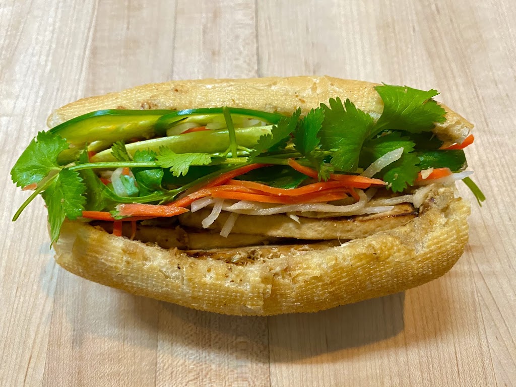 Bé Ù - Vietnamese Street Food & Comfort Food | 557 N Hoover St, Los Angeles, CA 90004, USA | Phone: (323) 928-2135
