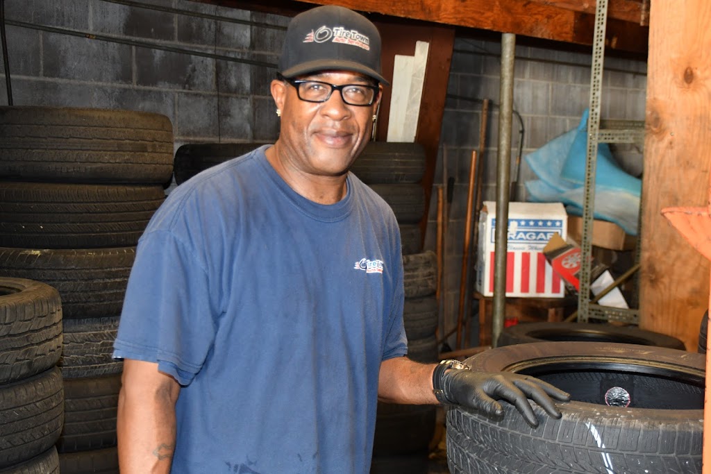 Tire Town Auto Service | 4020 Old Gentilly Rd, New Orleans, LA 70126, USA | Phone: (504) 949-2703