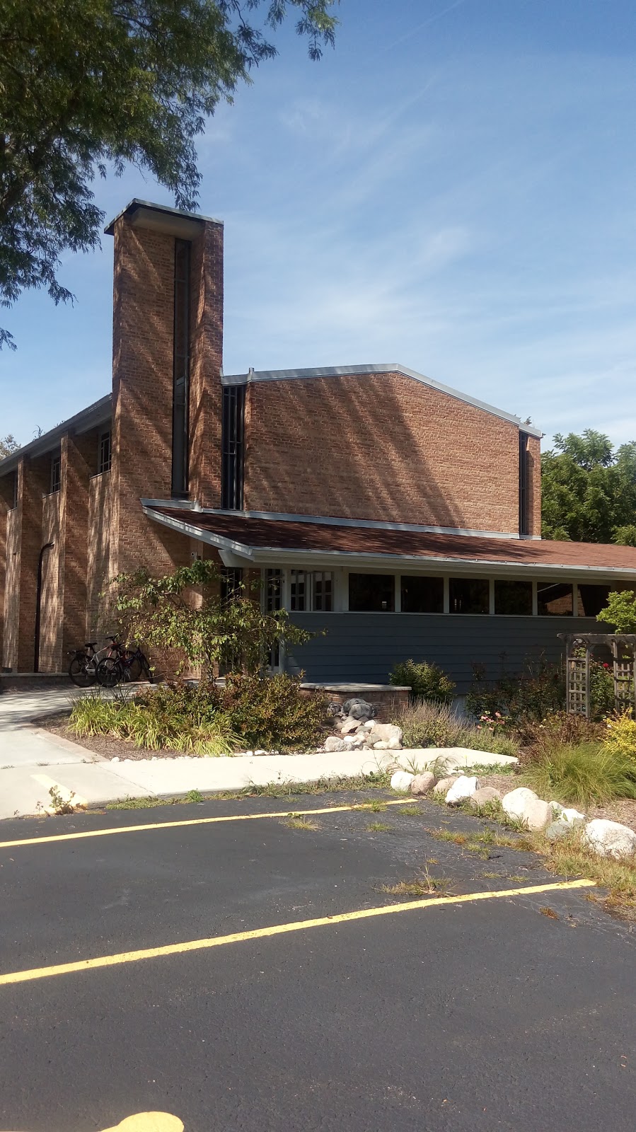 Lake Drive Baptist Church | 8777 N Lake Dr #2442, Bayside, WI 53217, USA | Phone: (414) 352-4740