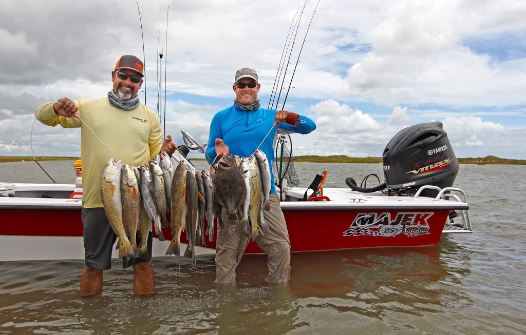 Redfish Lodge On Copano Bay | 901 Rattlesnake Point Rd, Rockport, TX 78382, USA | Phone: (800) 392-9324