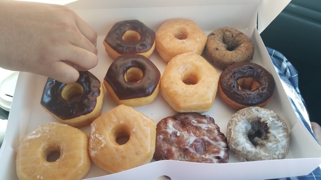 Donuts-N-Coffee | 2520 NE Green Oaks Blvd, Arlington, TX 76006, USA | Phone: (817) 385-4664