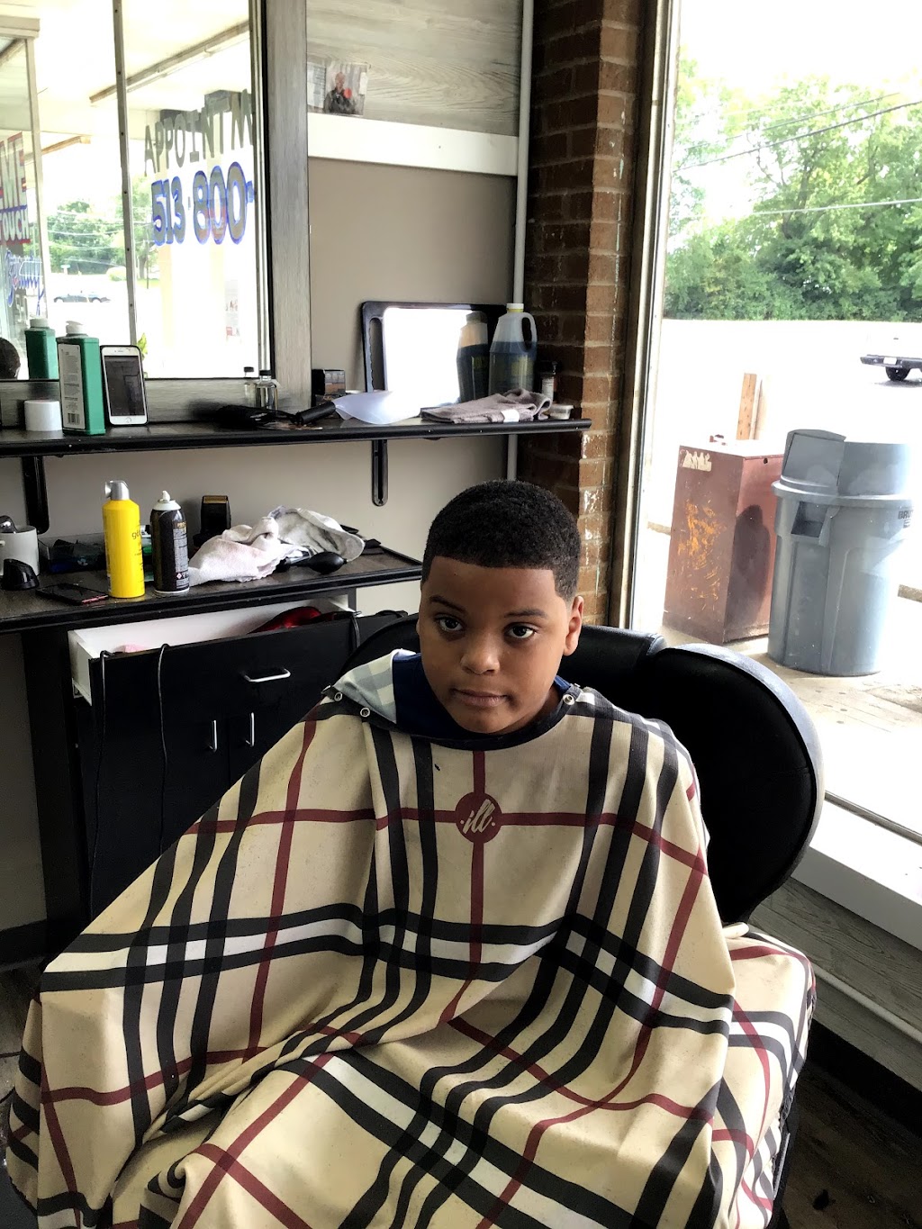 Supreme Touch Barber & Beauty Shop | 3116 Springdale Rd, Cincinnati, OH 45251, USA | Phone: (513) 800-0078