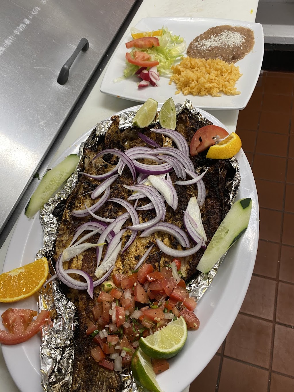 mariscos ixtapa mexican grill 360 llc | 2600 W Edinger Ave, Santa Ana, CA 92704, USA | Phone: (714) 760-4244