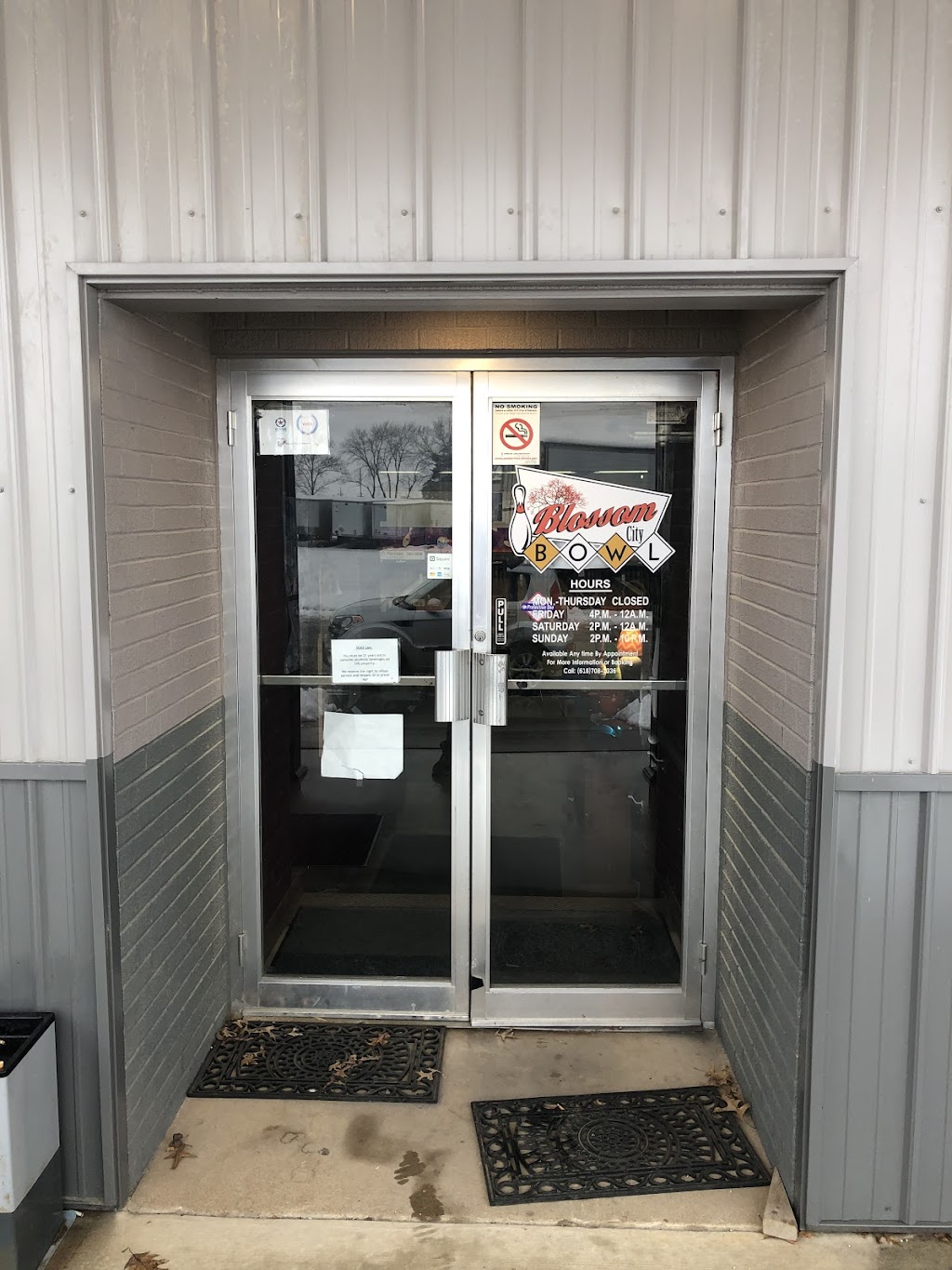 Blossom City Bowl | 1019 Veterans St, Red Bud, IL 62278, USA | Phone: (618) 612-7746