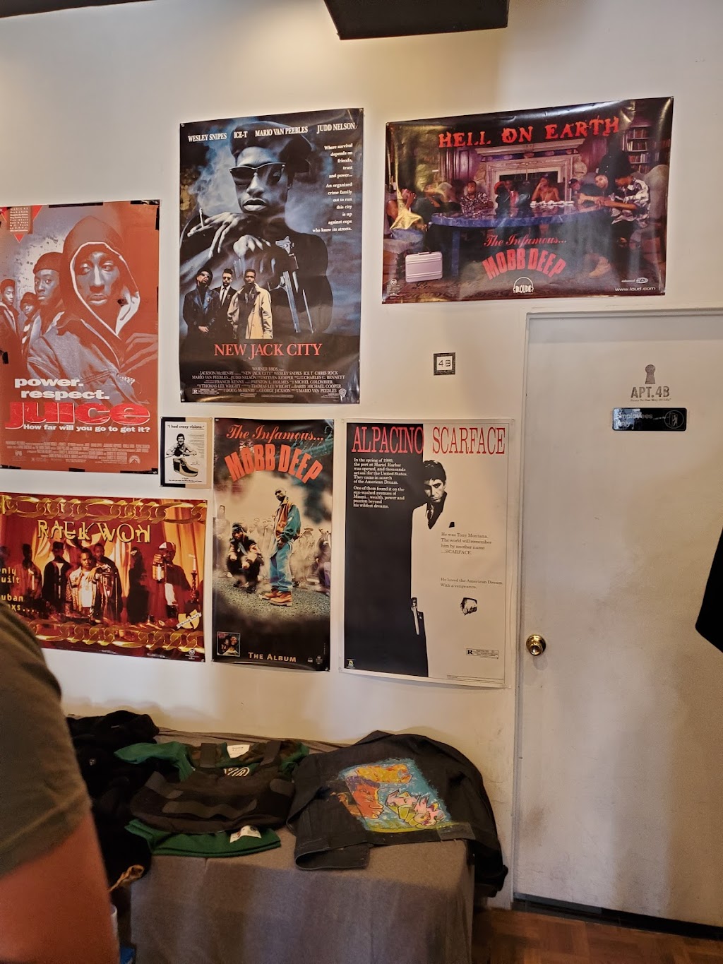 APT.4B | 517 N Fairfax Ave, Los Angeles, CA 90036, USA | Phone: (323) 879-9891