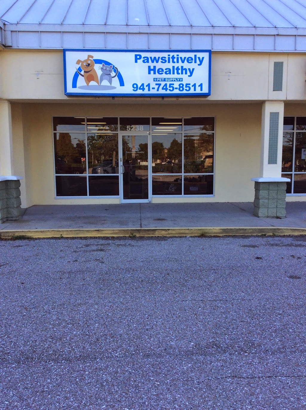 Pawsitively Healthy Pet Supply | 5222 E State Road 64, Bradenton, FL 34208 | Phone: (941) 745-8511